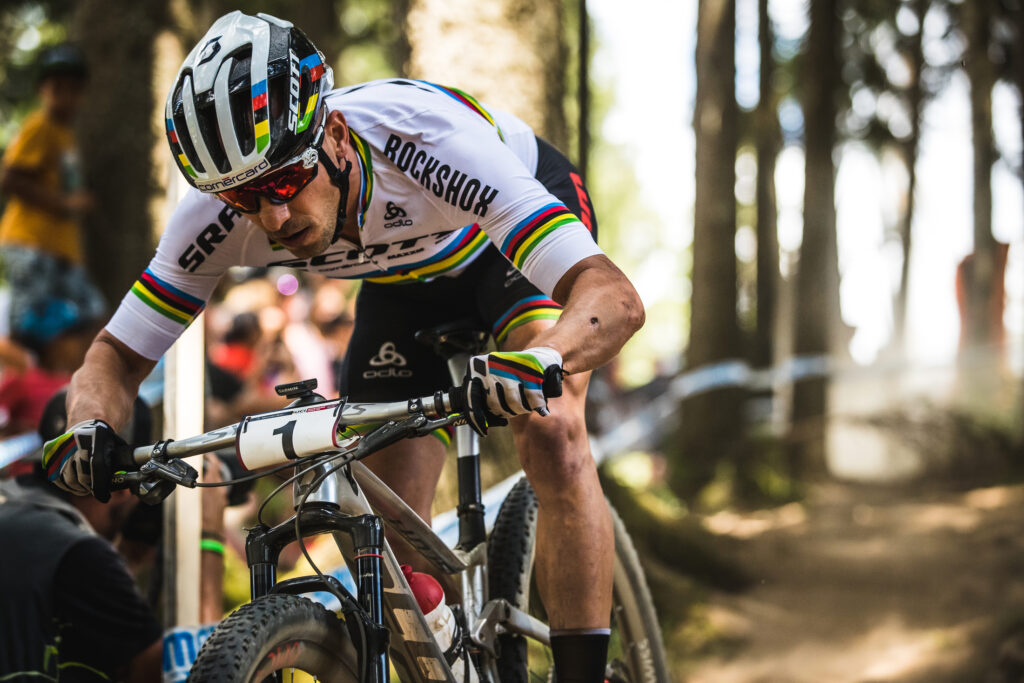 Schurter and Courtney lead the Elite fields to the finish in Les Gets
