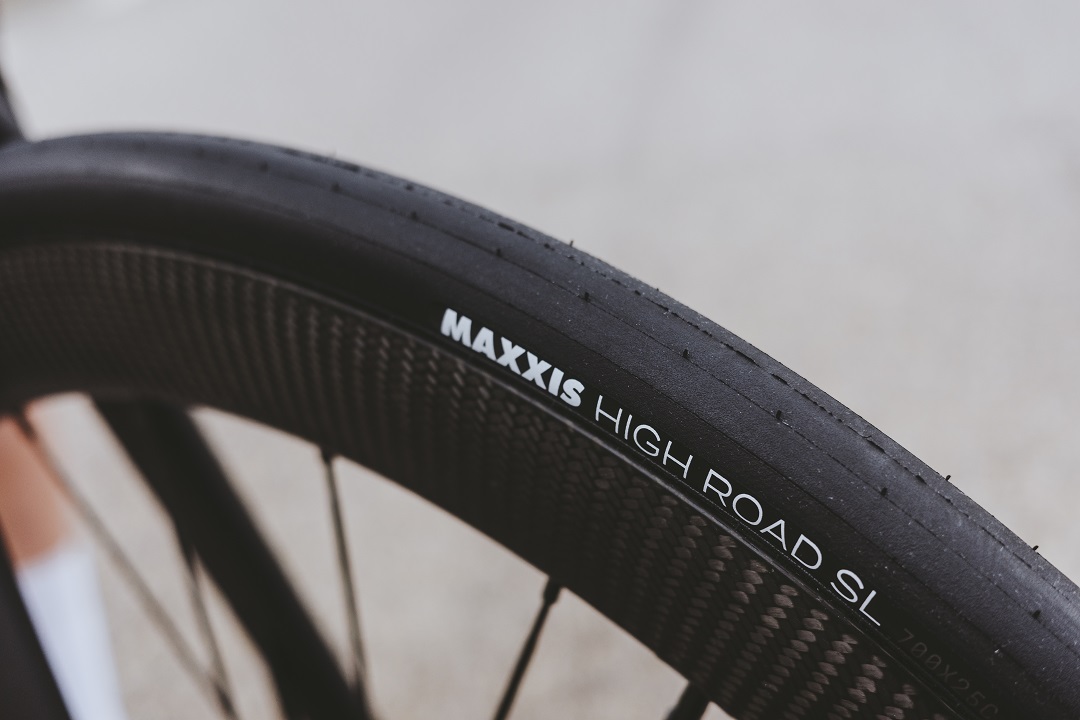 MAXXIS HIGH ROAD 5L 700X25C クリンチャータイヤ