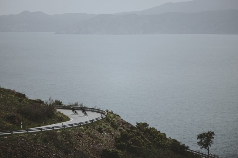 brazodehierro_MAXXIS_high road SL_riding-1 -1800px