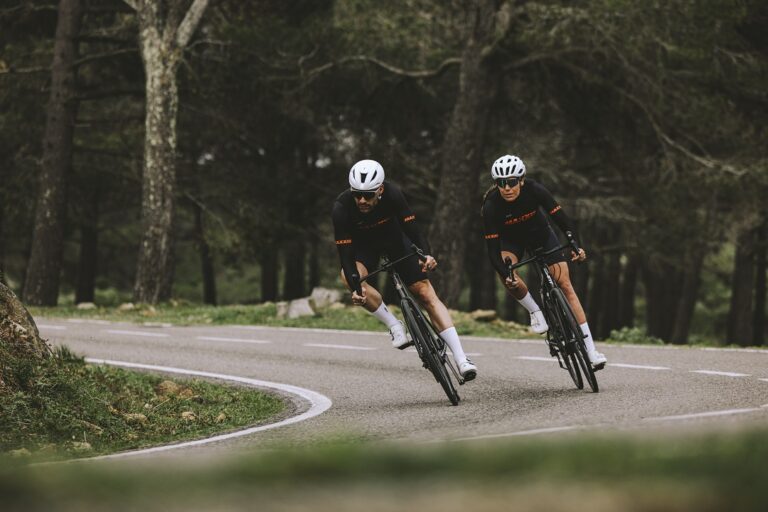 brazodehierro_MAXXIS_high-road_riding-both-20-1