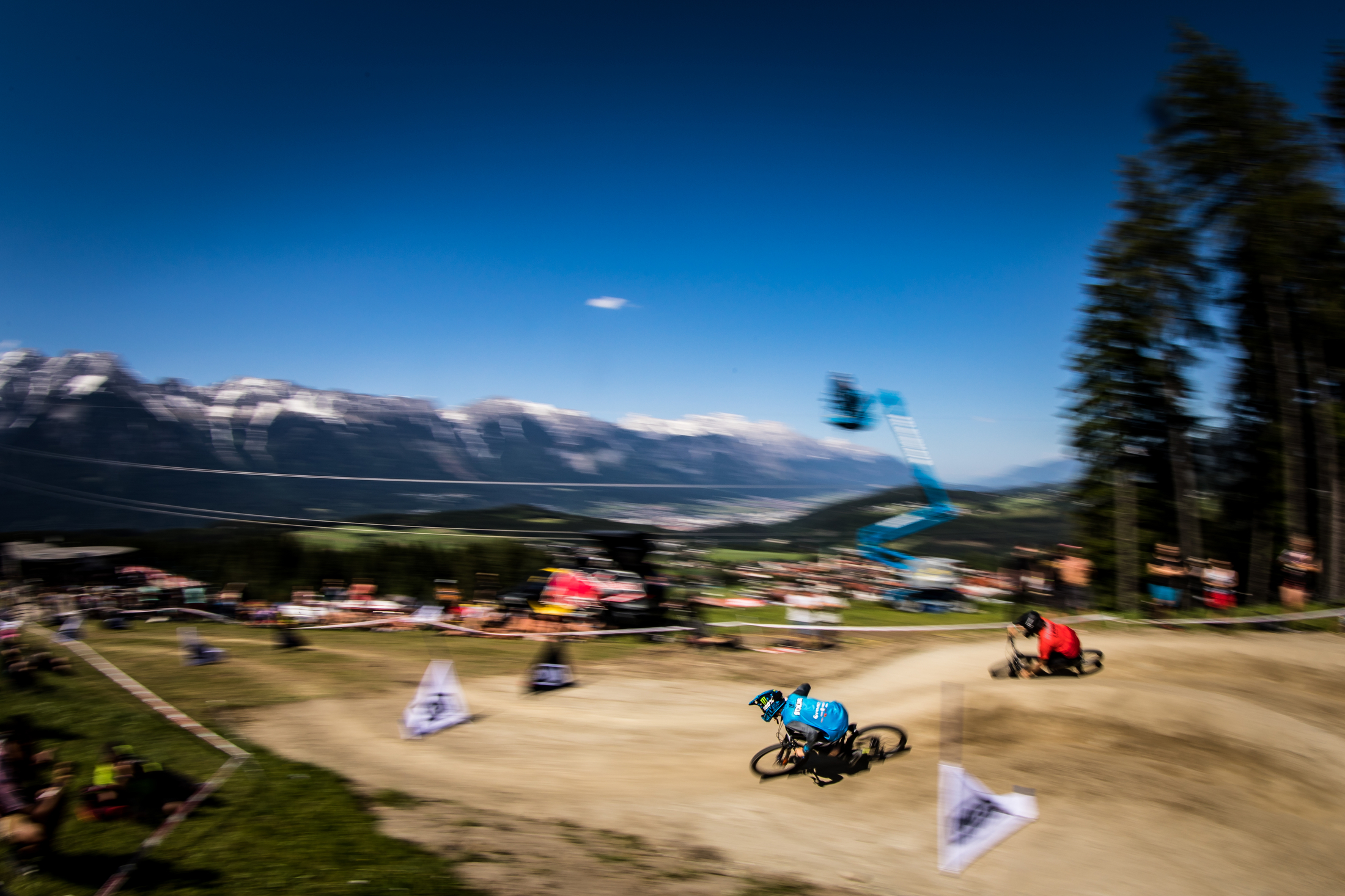 Matthew Sterling a bike length ahead of the Keegan Wright in the Dual Slalom.Crankworx Innsbruck 2019.