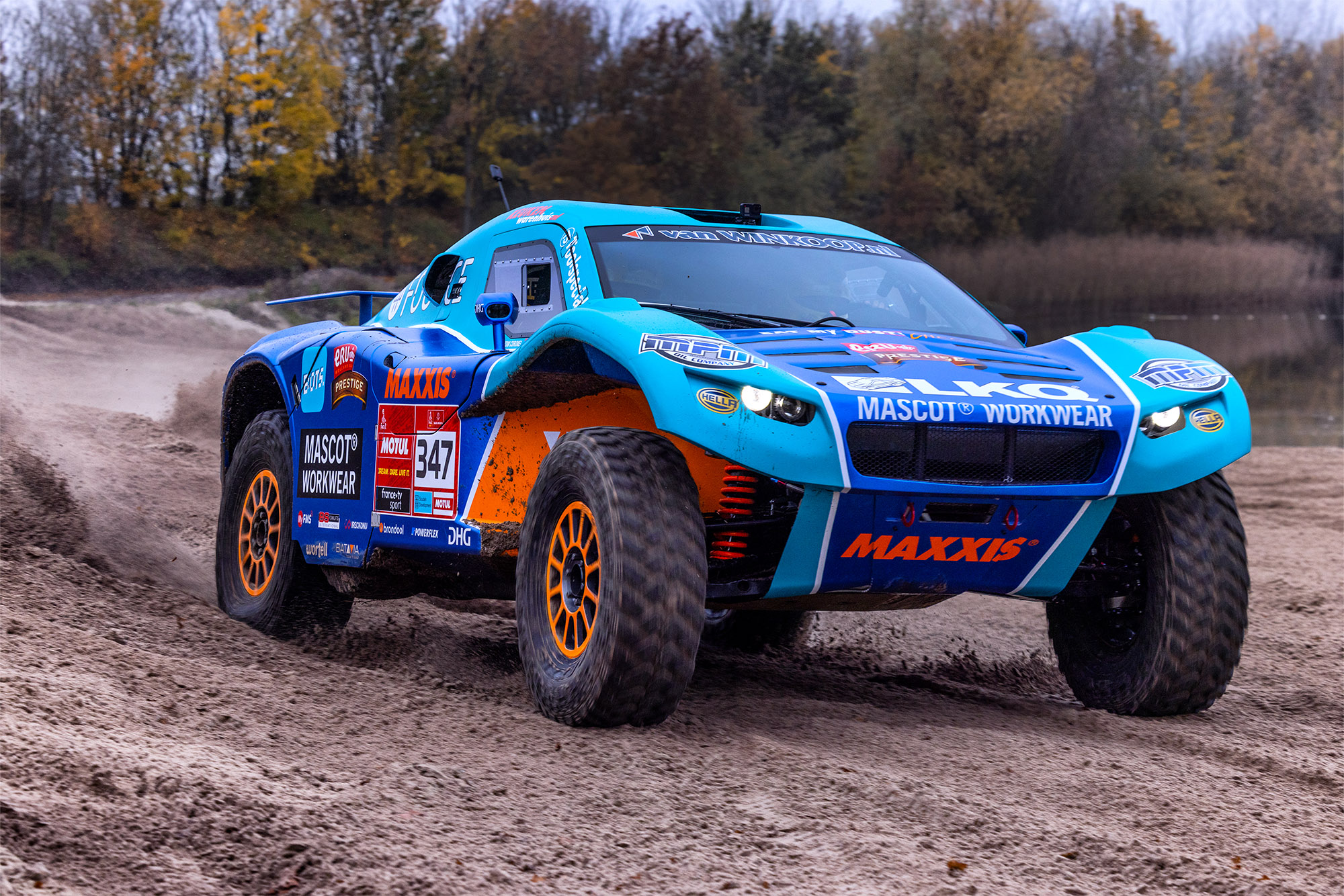 Het Coronel Dakar Team toont nieuwe Dakar Rally auto met Maxxis banden