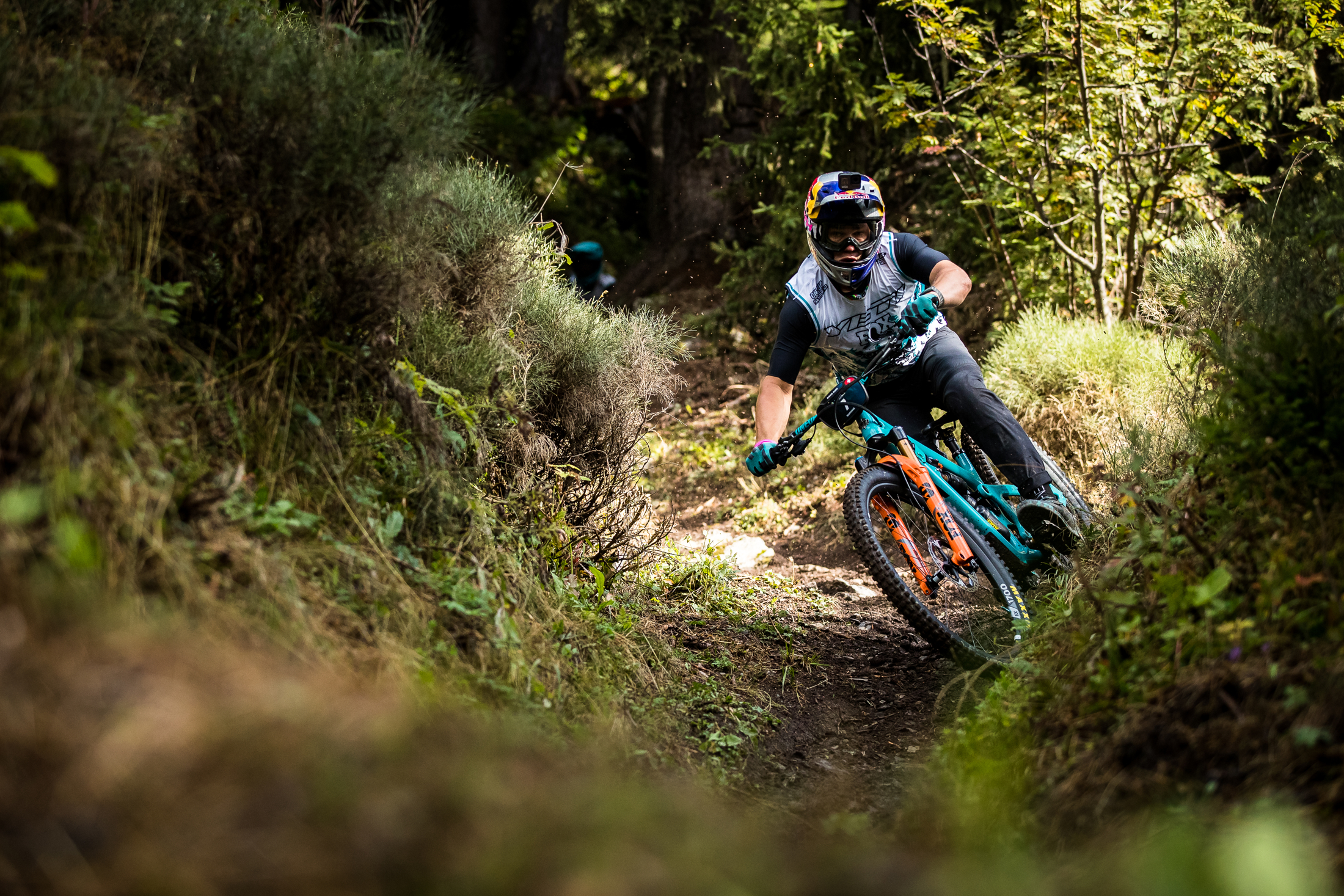 Richie Rude slaying the trail