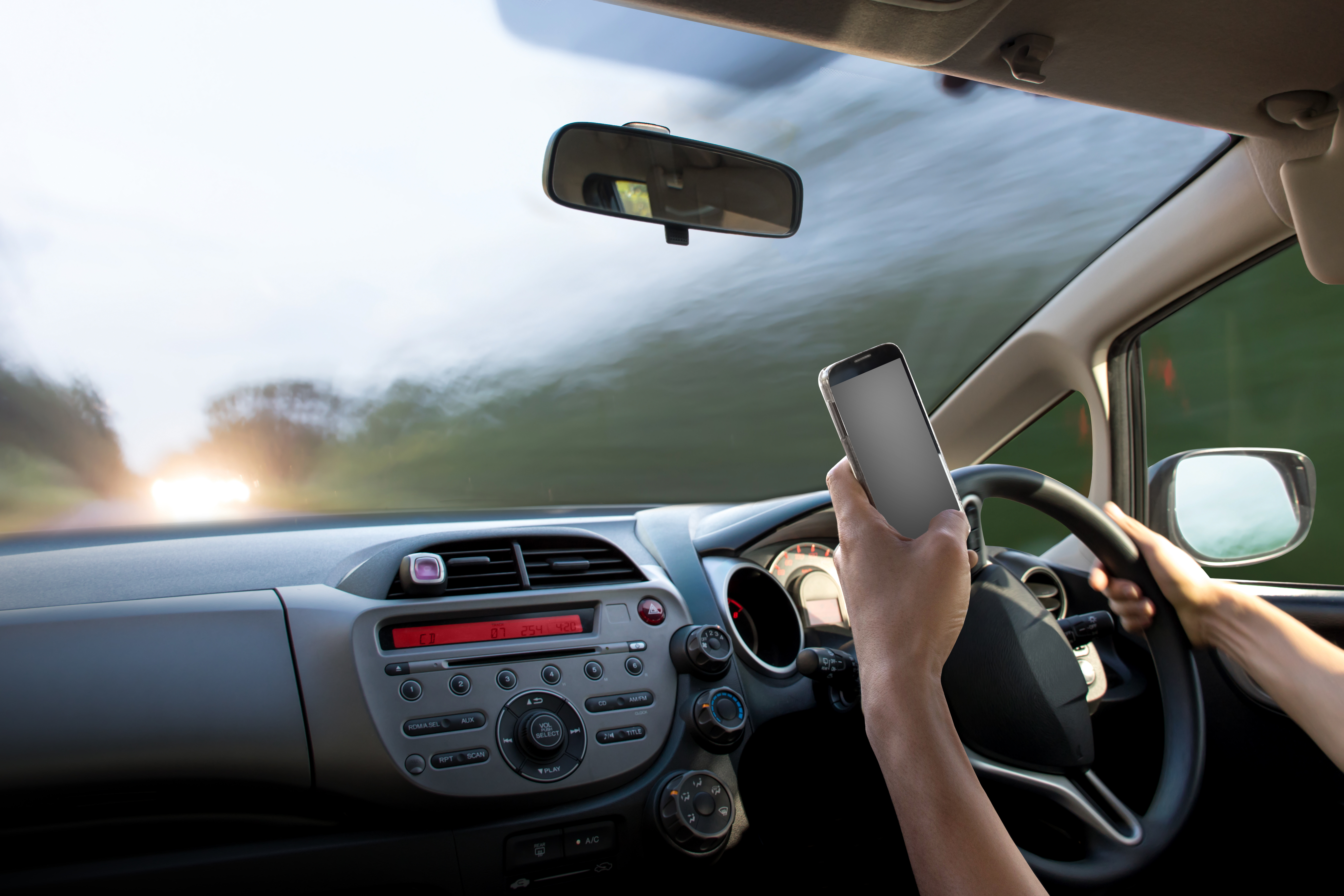 Mobile phone fears top Maxxis driver safety survey