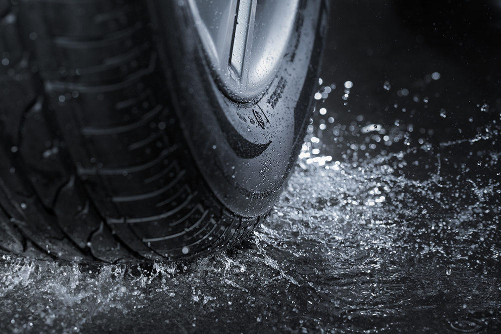 What is aquaplaning and how to avoid it