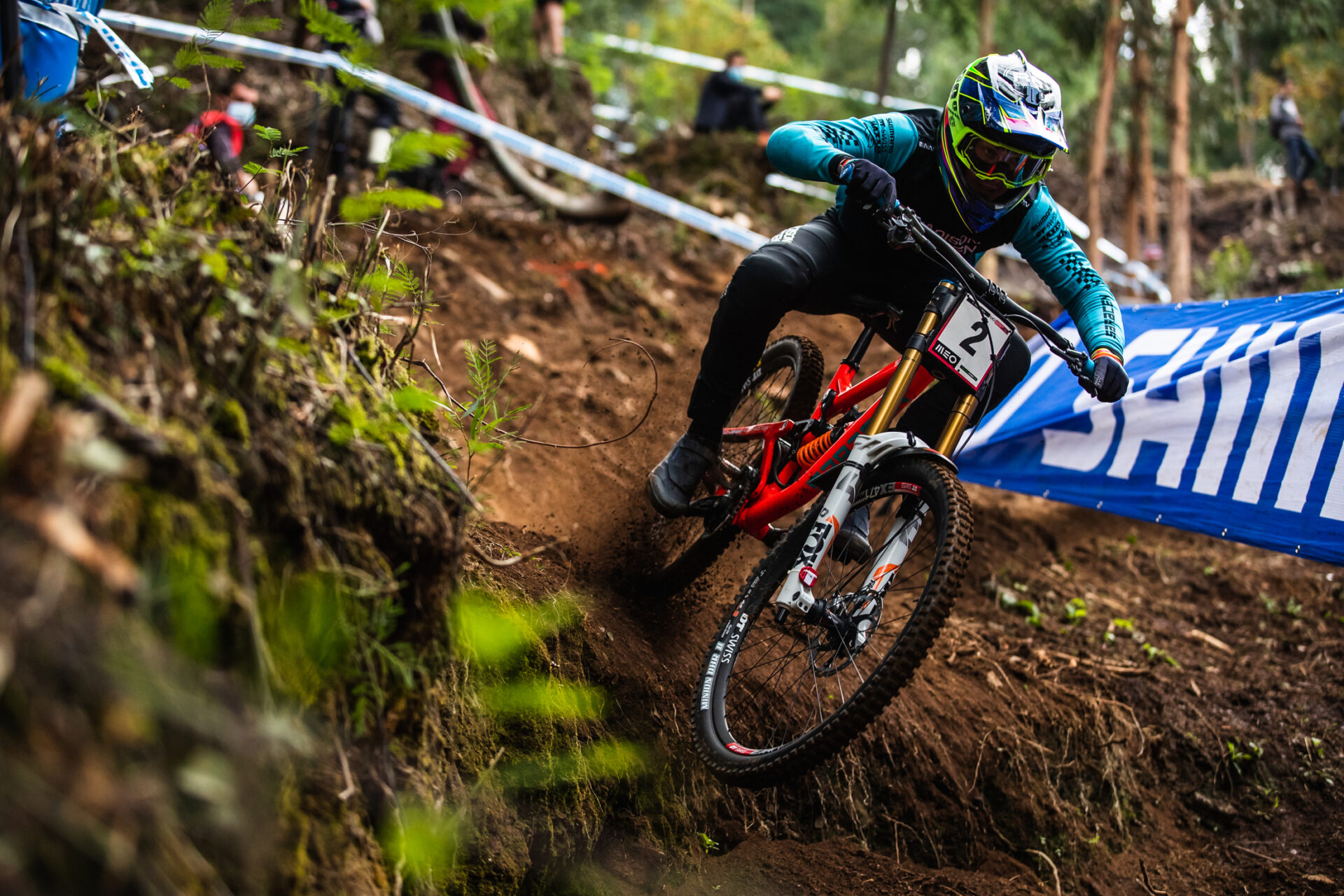 Madison Saracen team member drifting in loam