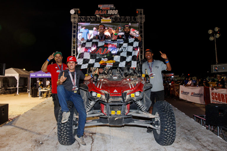 21score-baja1000-maxxis-finish-9