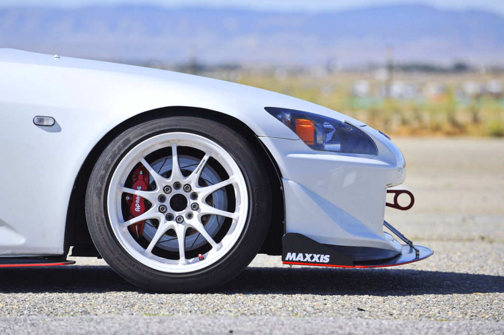 Maxxis Victra RC-1 Now an Option for Sports Car Club of America SMT-Class