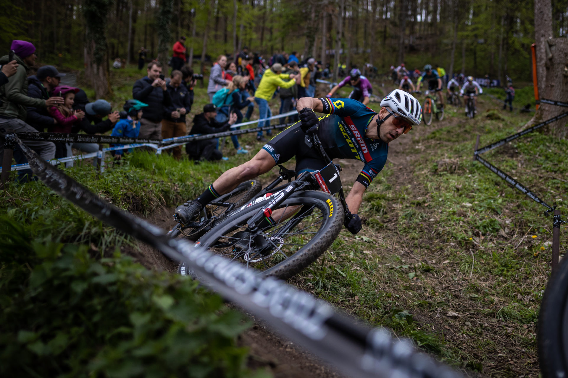 Nino Schurter railing a turn