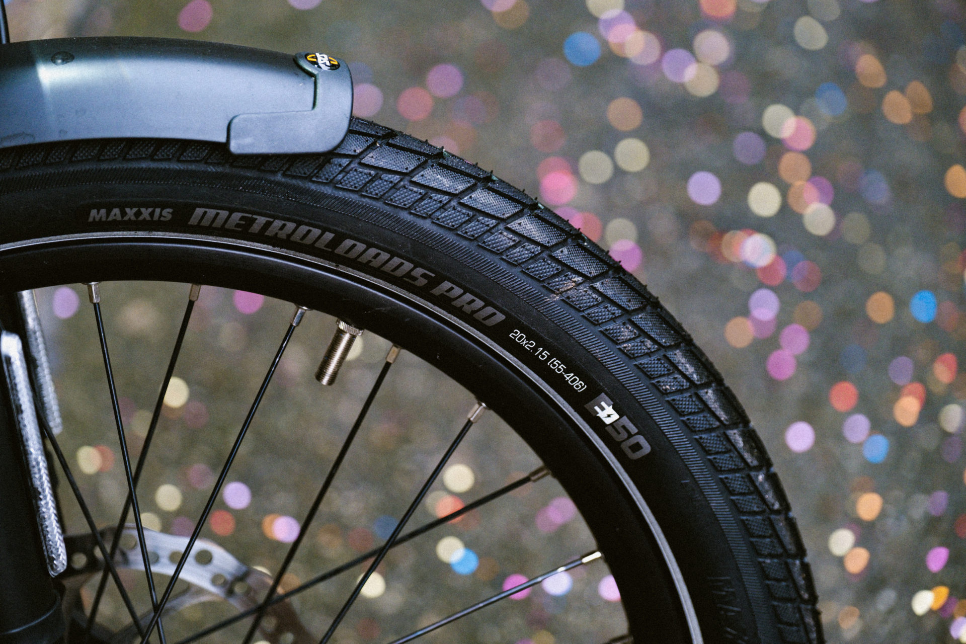 Close up on Maxxis urban commuter tire