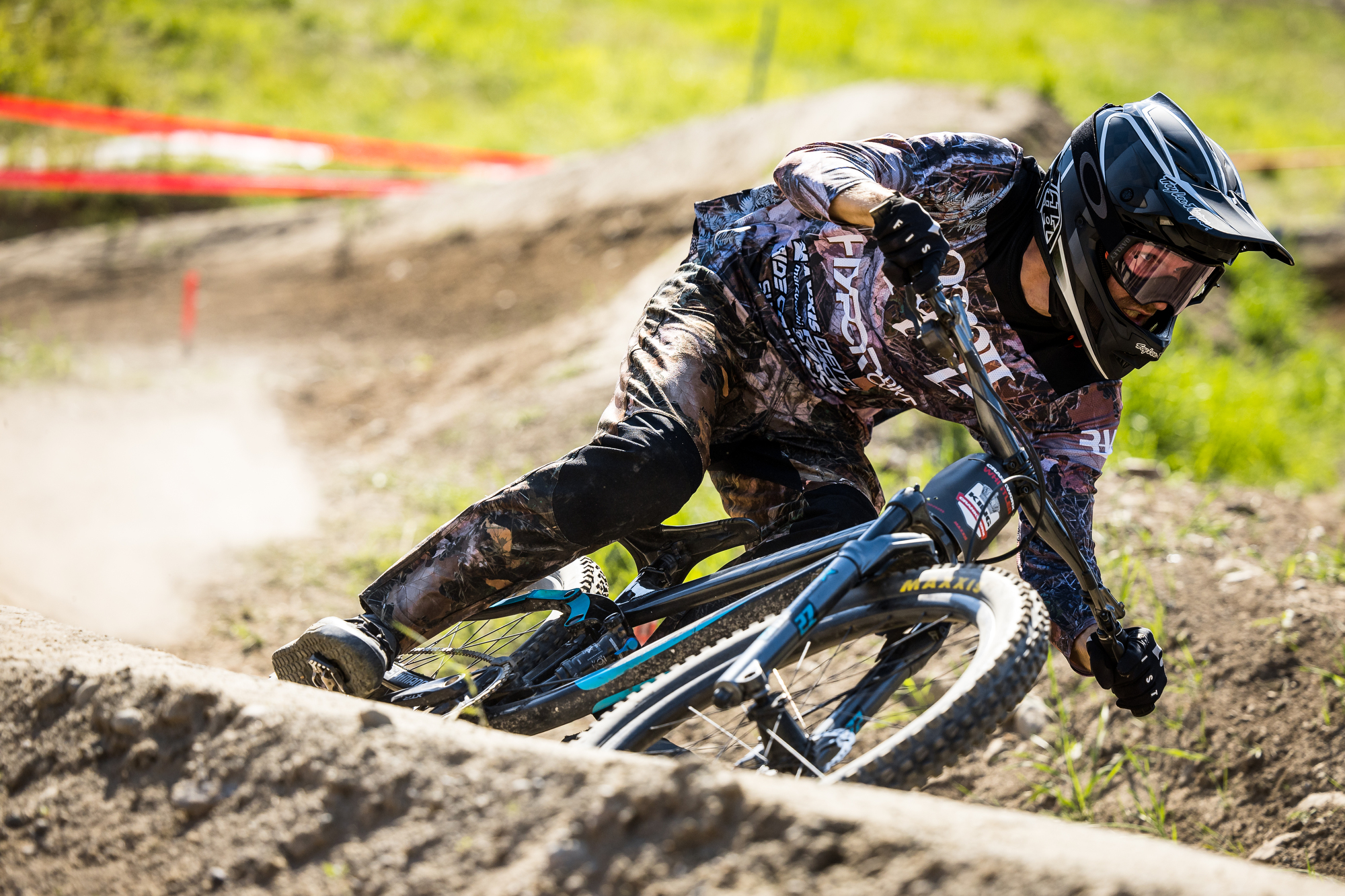 Bas Van Steenbergen cornering in the dual slalom