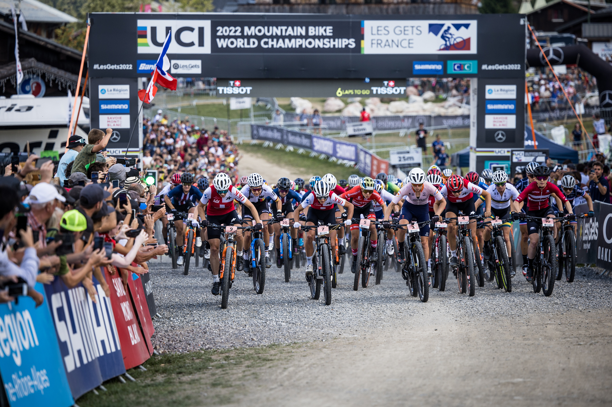 Riders sprint off the line in Les Gets
