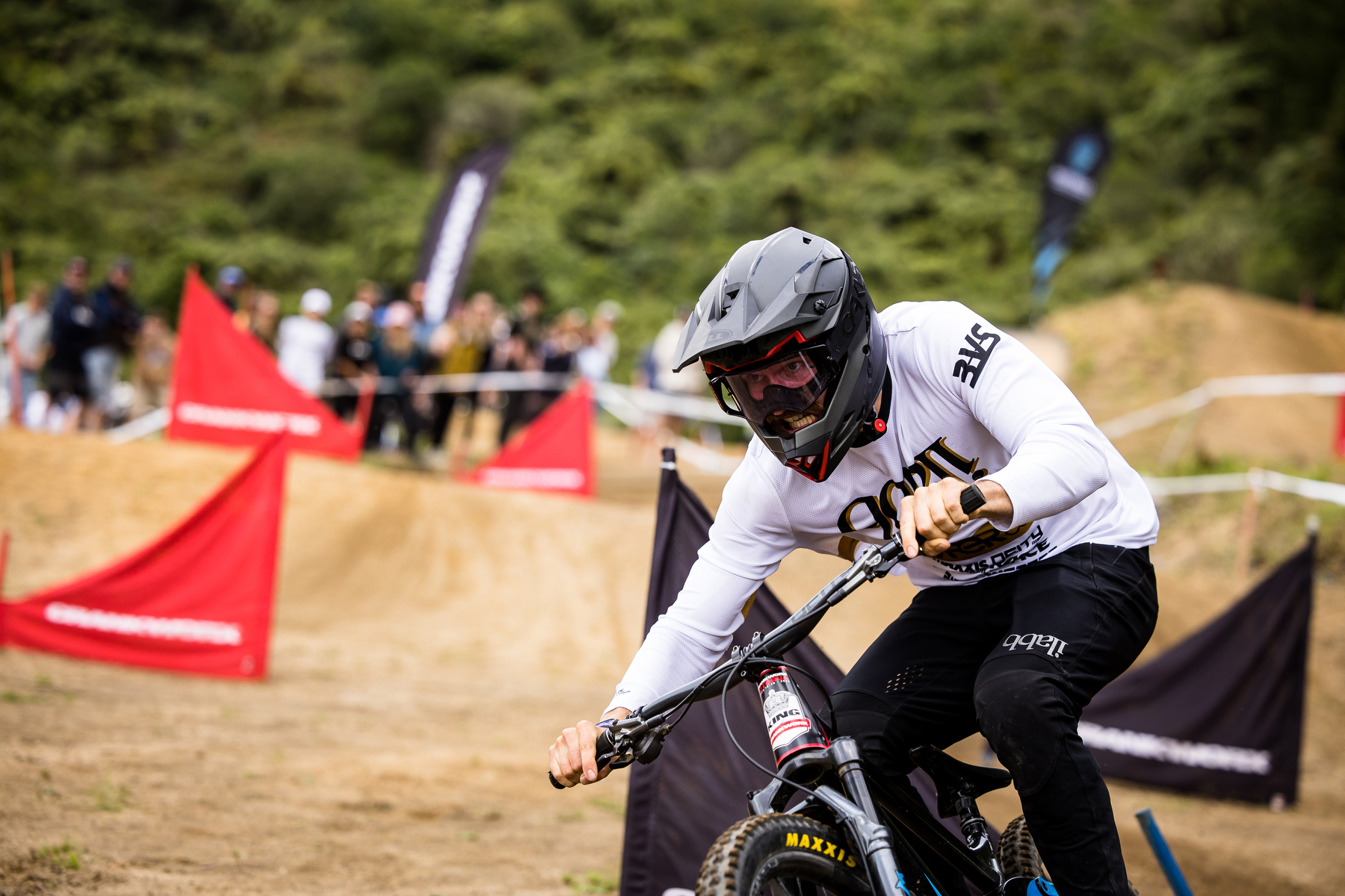 Bas racing the dual slalom