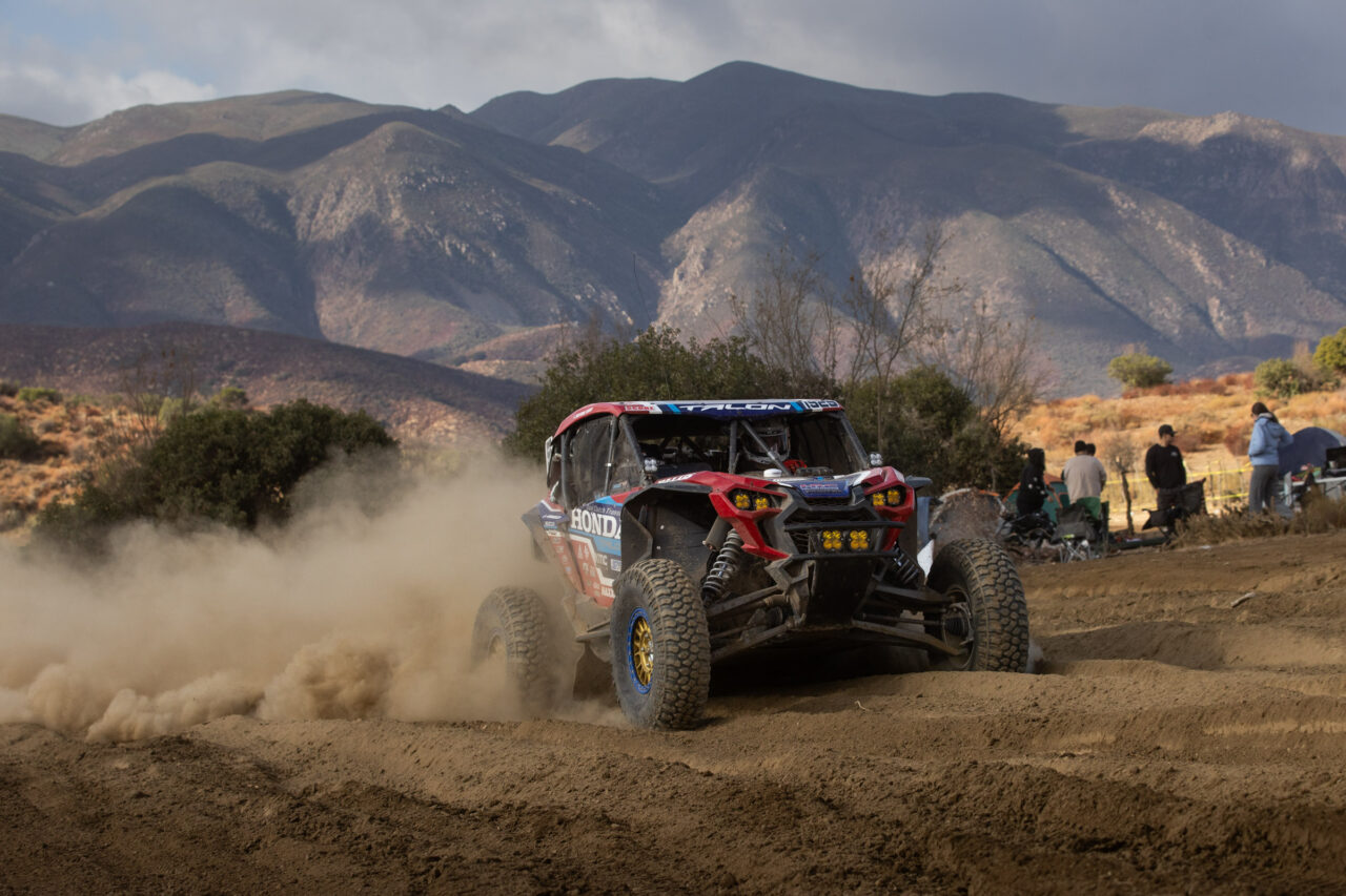 maxxis sponsored car in race