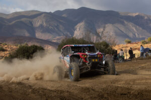 maxxis sponsored car in race