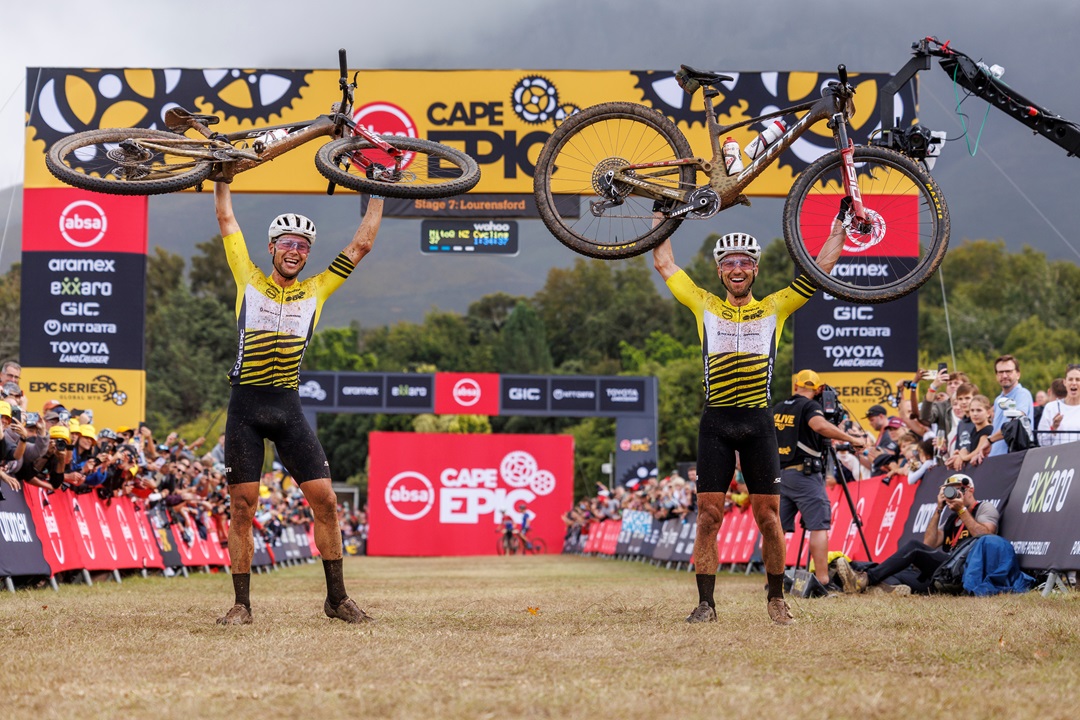 Nino and Colombo celebrating at the finish