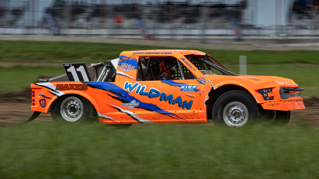 Maxxis athlete at CHAMP offroad