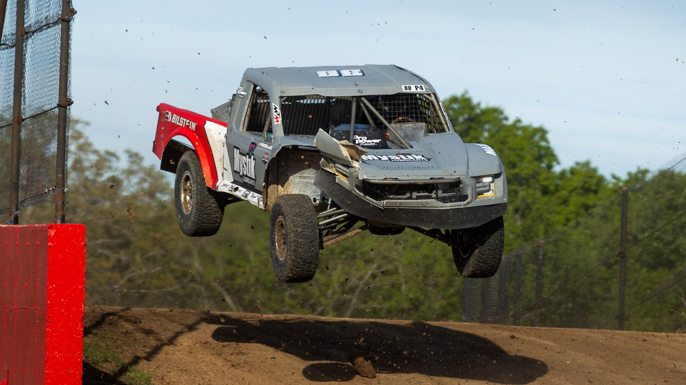 Maxxis athlete at CHAMP offroad