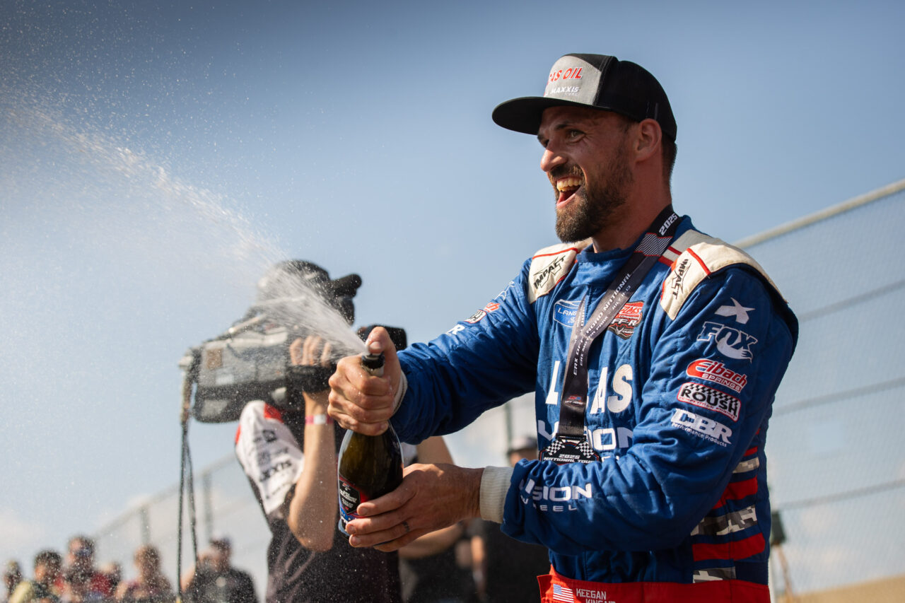 Maxxis athlete celebrating a great round
