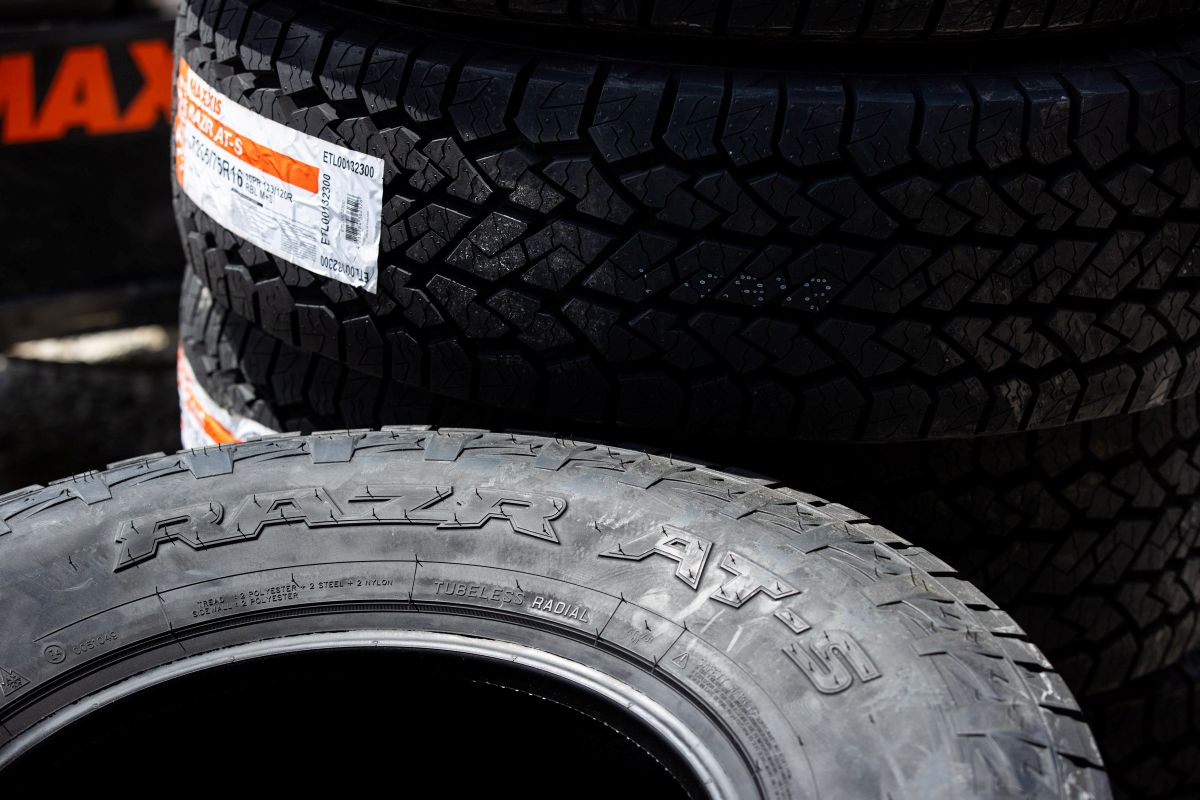Razr AT-S unmounted tires