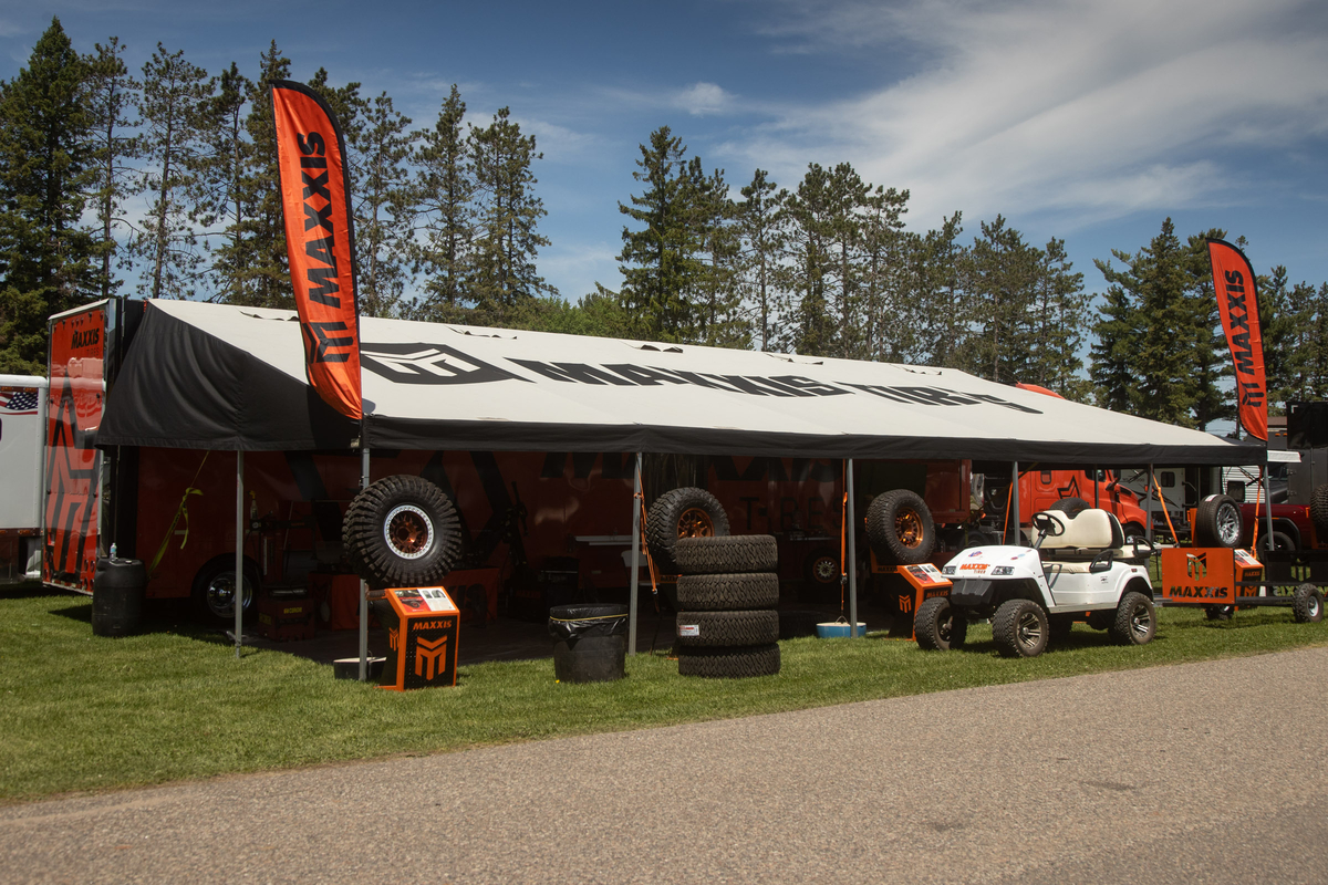 Maxxis support truck from the ground