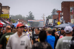 Crowd during crandon parade